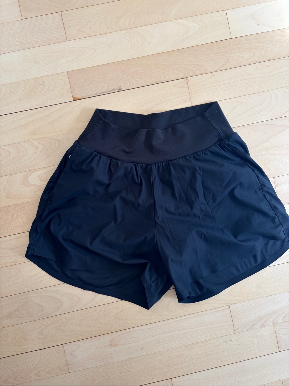 Uniqlo Black Women's Athletic Shorts with Wide Waistband